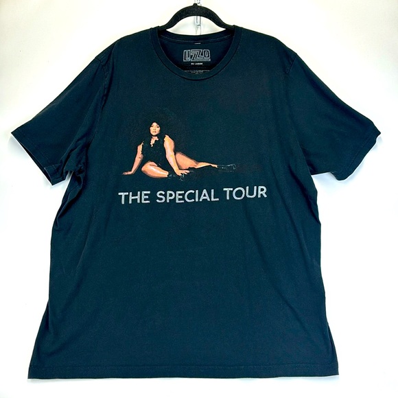 LIZZO The Special Tour 2022 Graphic T-shirt Women Black Short Sleeve Size 3XL - Picture 1 of 3